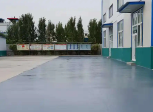 鄂尔多斯彩色路面喷涂翻新的材料对冬季